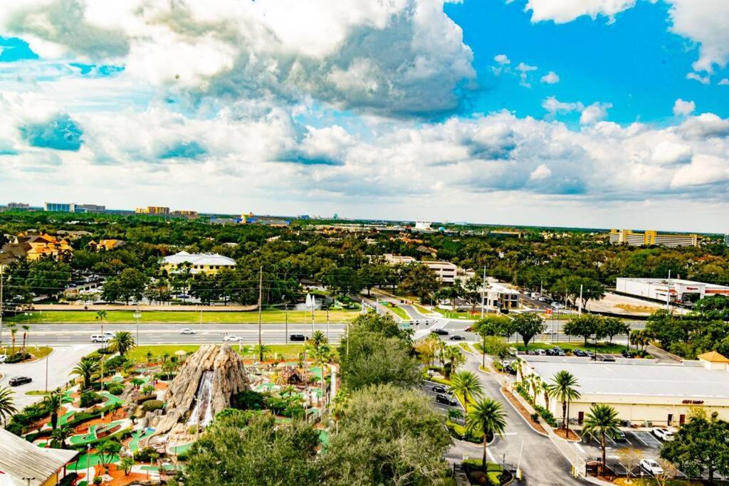 Orlando Blue Heron condo 1 mile from Disney