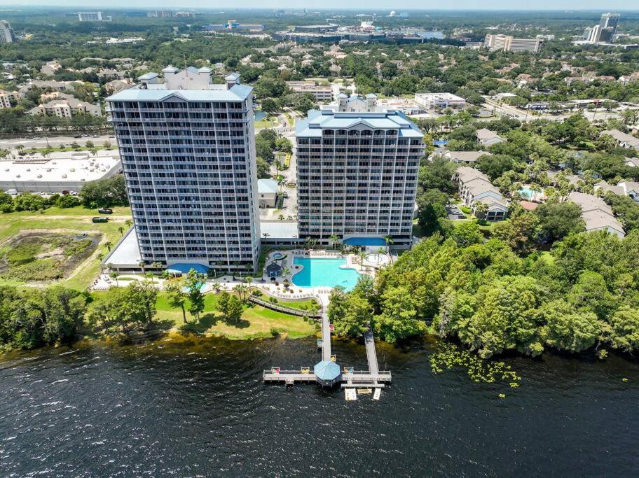 Orlando Blue Heron condo 1 mile from Disney