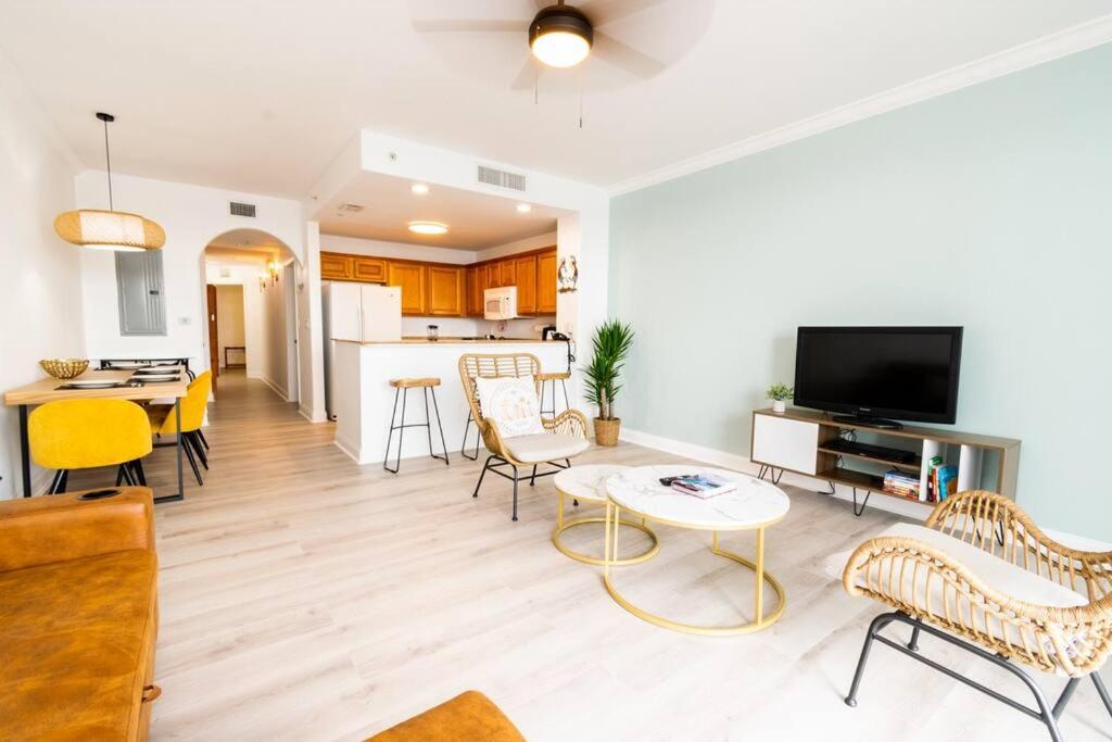 Orlando Blue Heron condo 1 mile from Disney