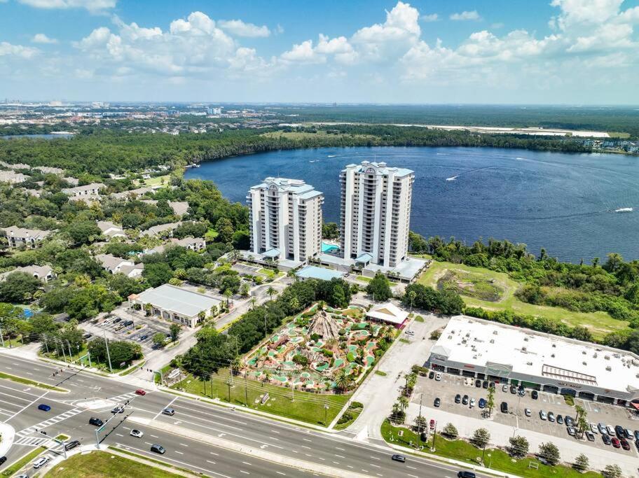 Orlando Blue Heron condo 1 mile from Disney