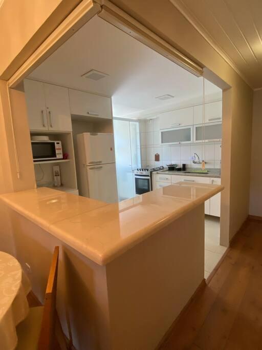 Apartamento encantador a 800m da Praça do Capivari