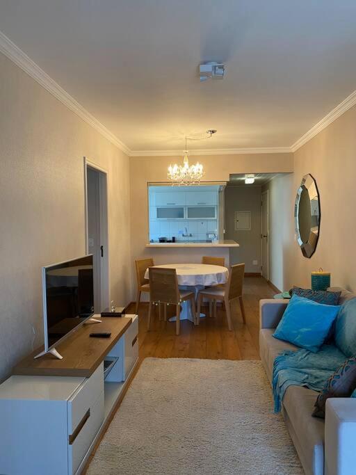 Apartamento encantador a 800m da Praça do Capivari