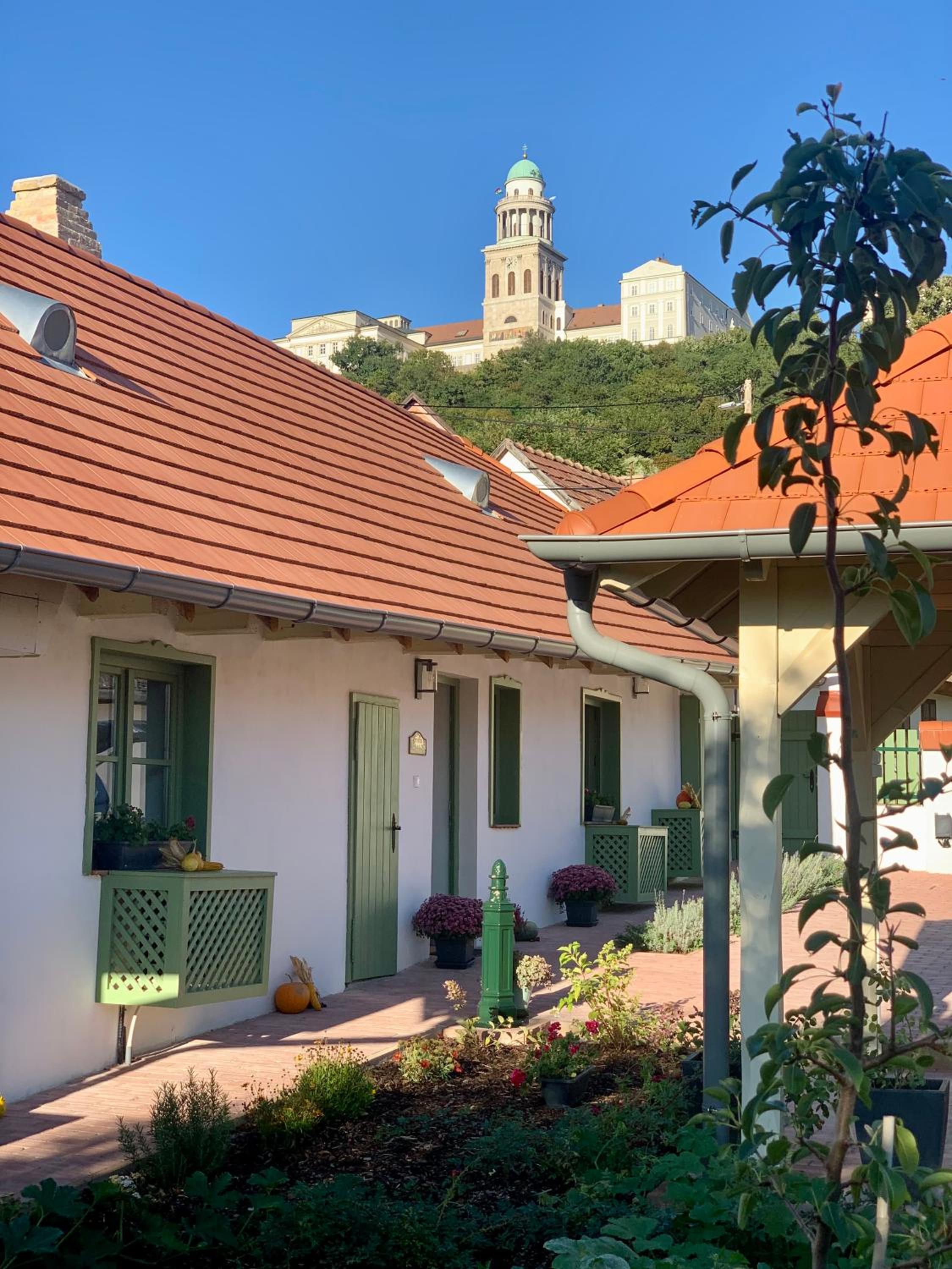 Pannonhalma Várlak Vendégház