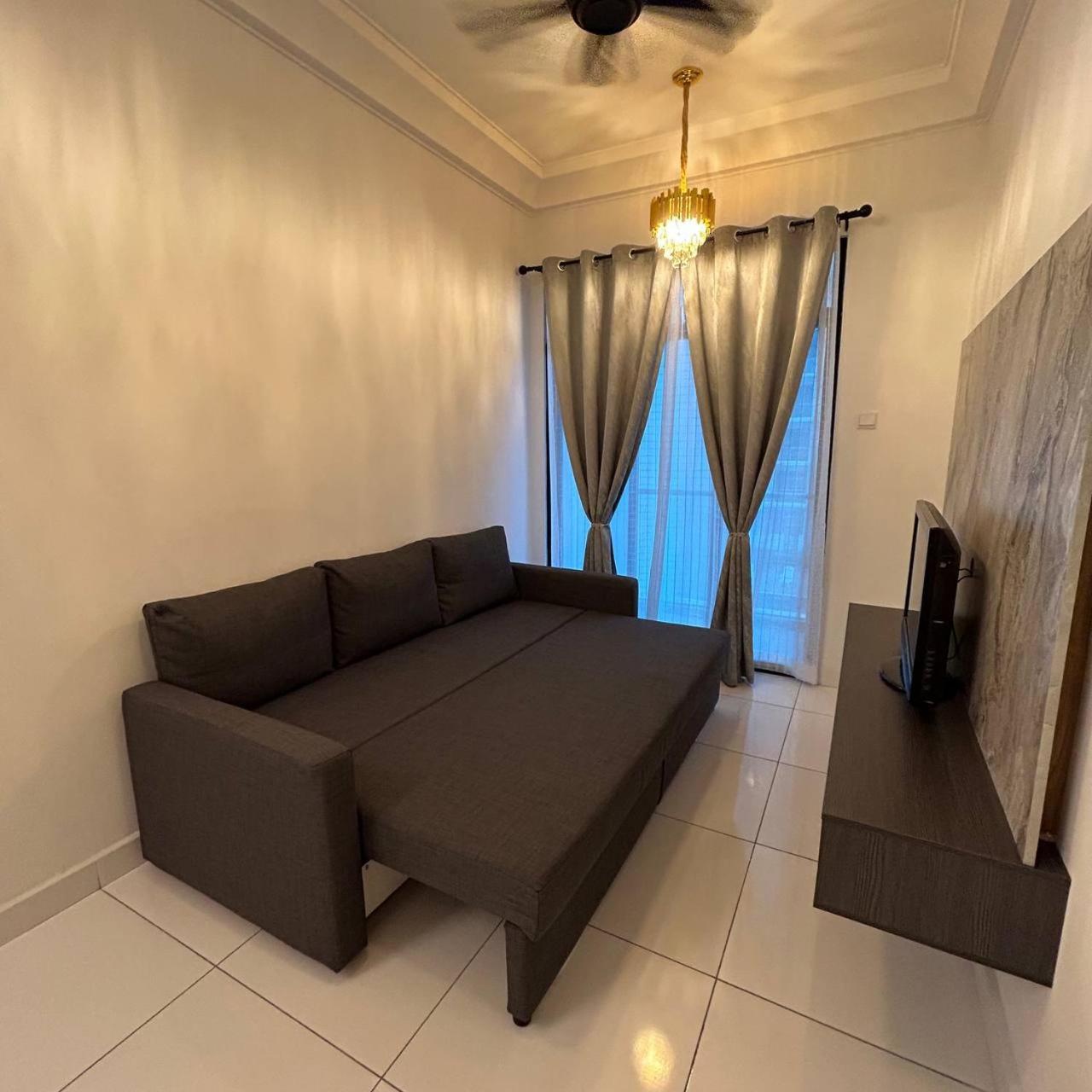 Paradigm Mall 1BR-Poolview-Netflix-WiFi by JB RelaX Homestay
