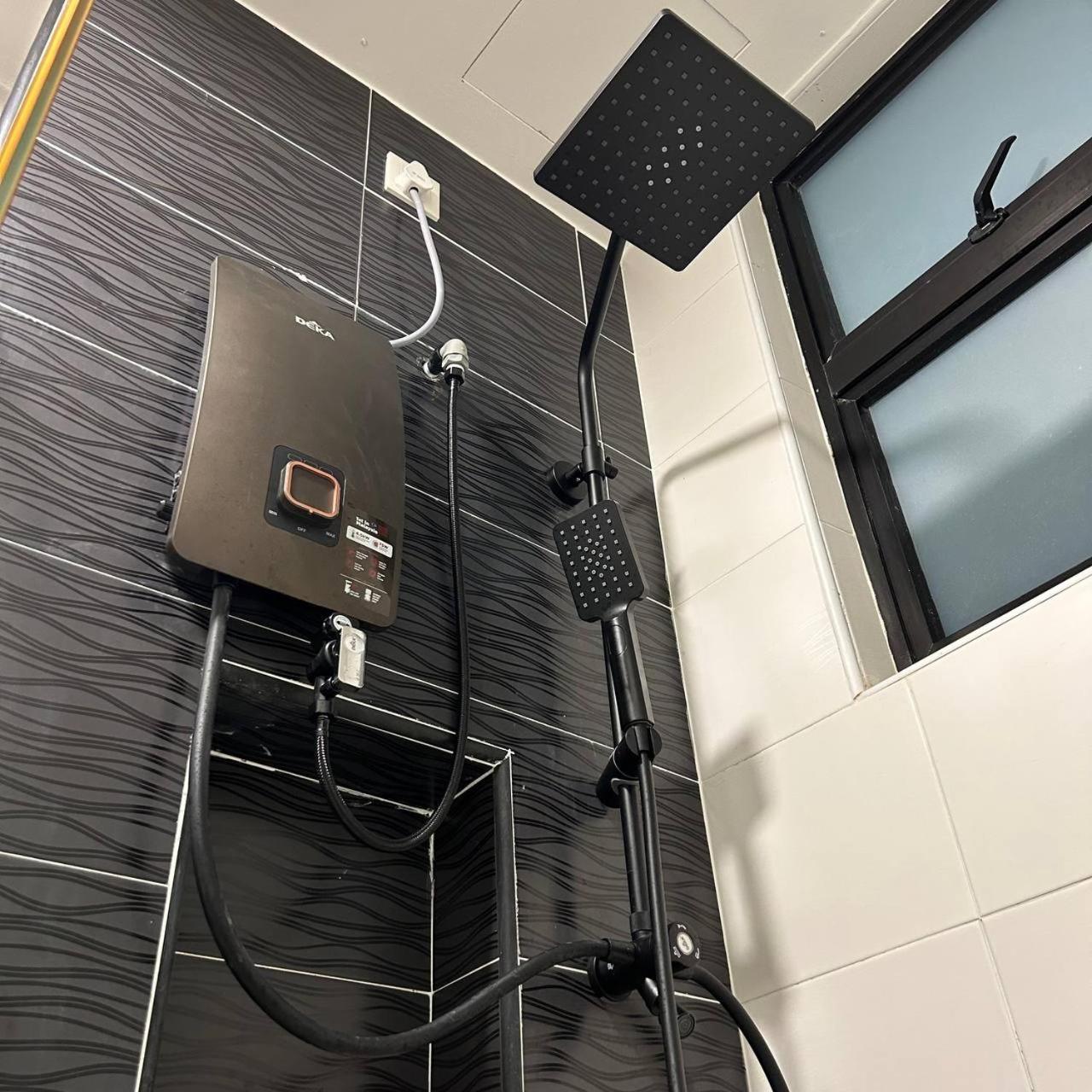 Paradigm Mall 1BR-Poolview-Netflix-WiFi by JB RelaX Homestay