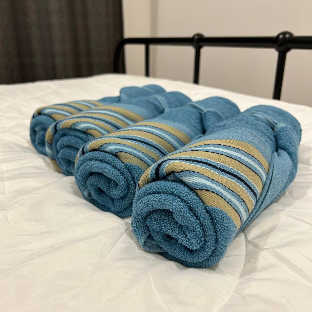 Paradigm Mall 1BR-Poolview-Netflix-WiFi by JB RelaX Homestay