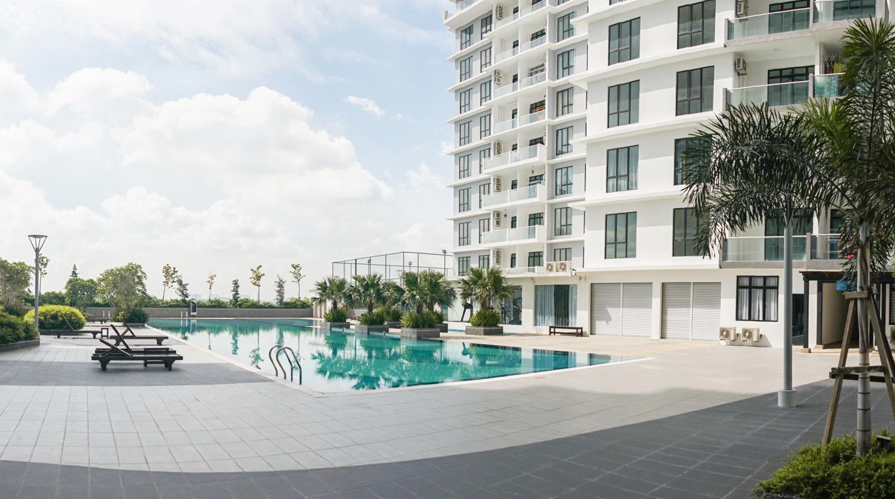 Paradigm Mall 1BR-Poolview-Netflix-WiFi by JB RelaX Homestay