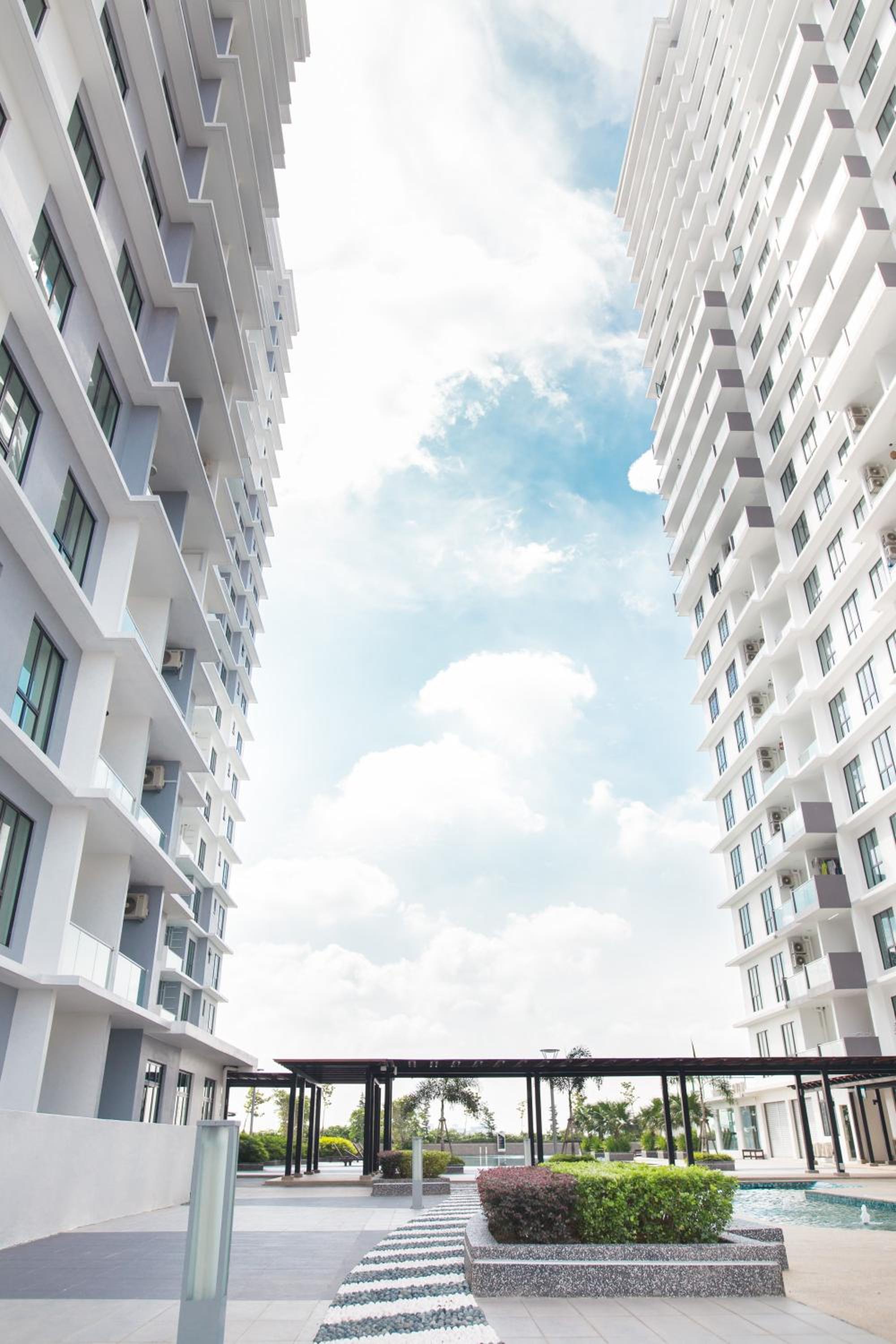 Paradigm Mall 1BR-Poolview-Netflix-WiFi by JB RelaX Homestay