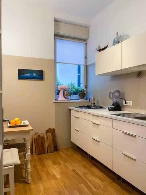 Charming private home view 4