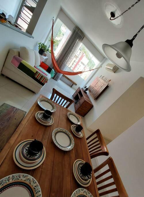 Melhor custo benefício no centro 4 pessoas, 2Q, ar, garagem, cozinha completa
