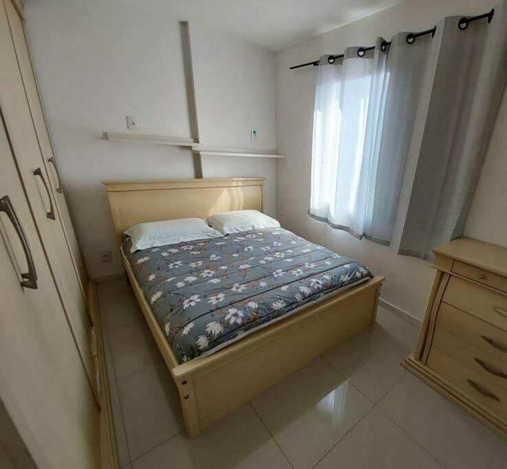 Melhor custo benefício no centro 4 pessoas, 2Q, ar, garagem, cozinha completa