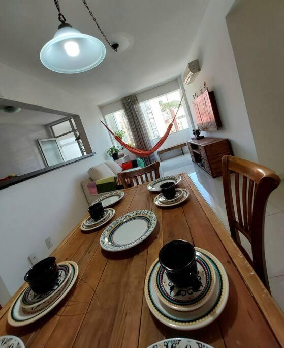 Melhor custo benefício no centro 4 pessoas, 2Q, ar, garagem, cozinha completa