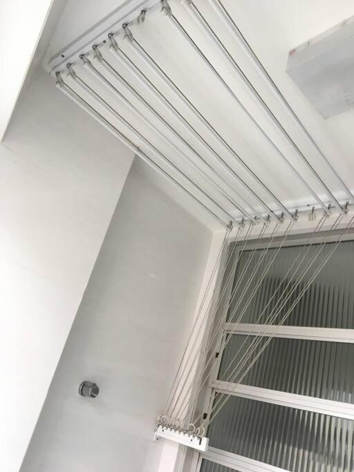 Melhor custo benefício no centro 4 pessoas, 2Q, ar, garagem, cozinha completa