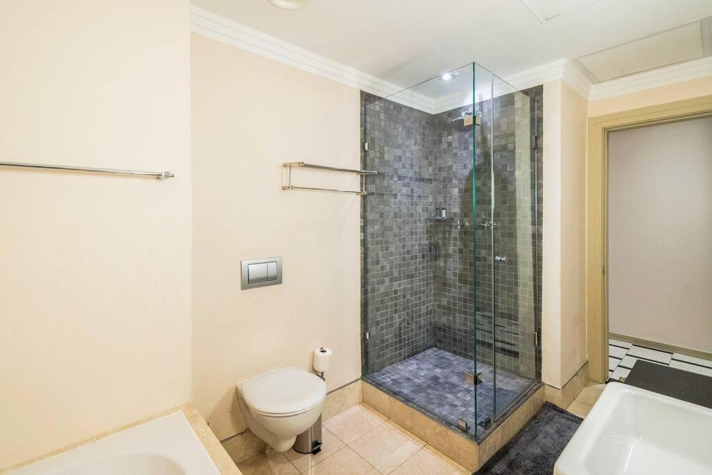 Apartment with picturesque views of Table Mountain view 5