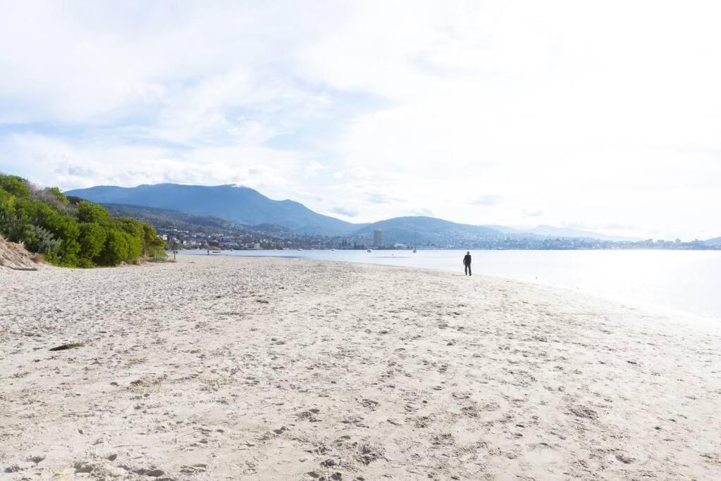 Beachside Hidden Gem- Luxurious 3 bedroom spacious Apartment
