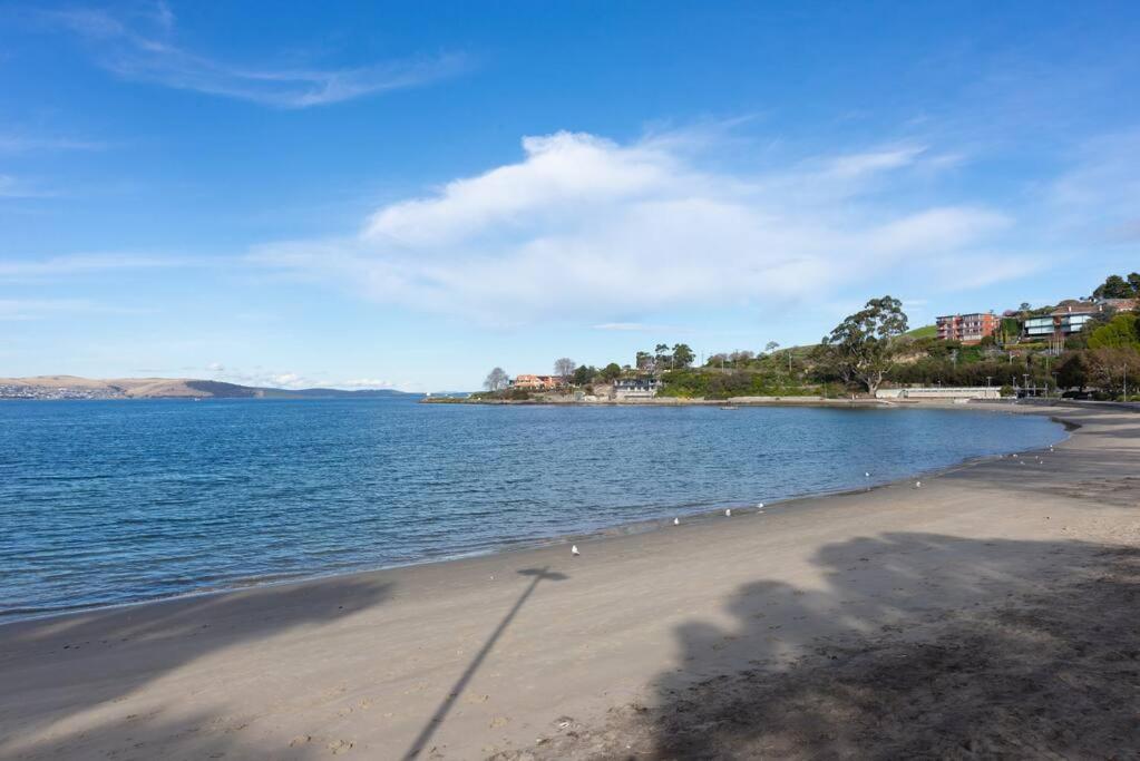Beachside Hidden Gem- Luxurious 3 bedroom spacious Apartment