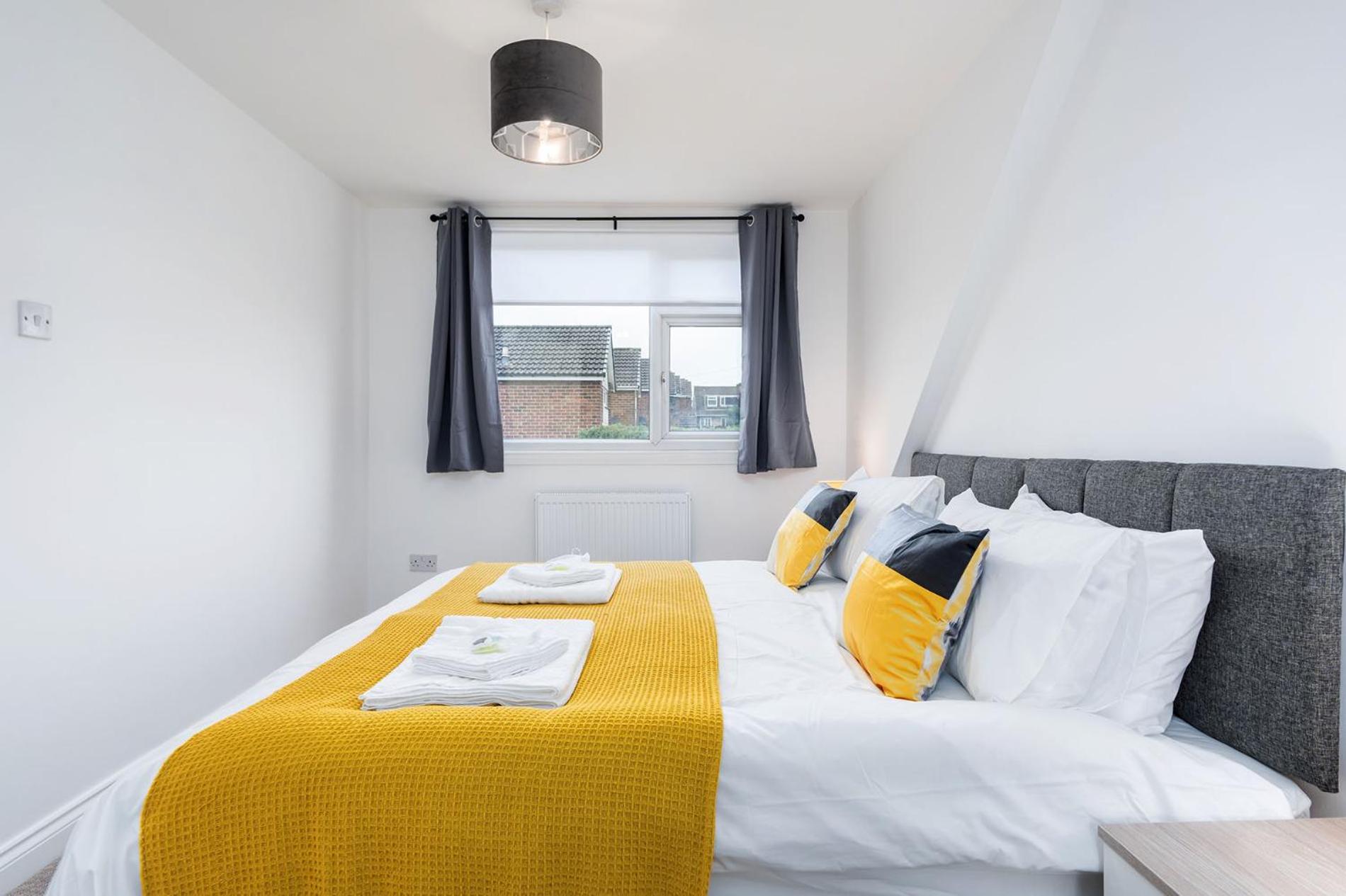 Spacious Modern Home in Sheffield view 2