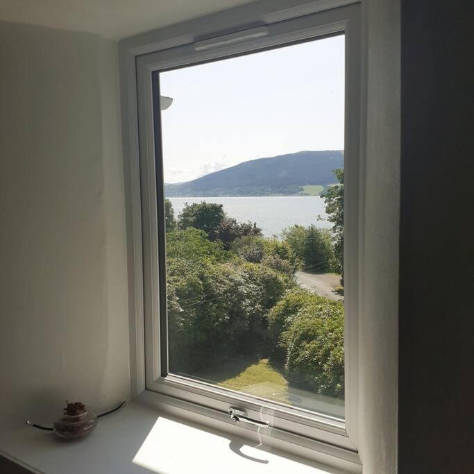 Peaceful and Stunning Waterside Location