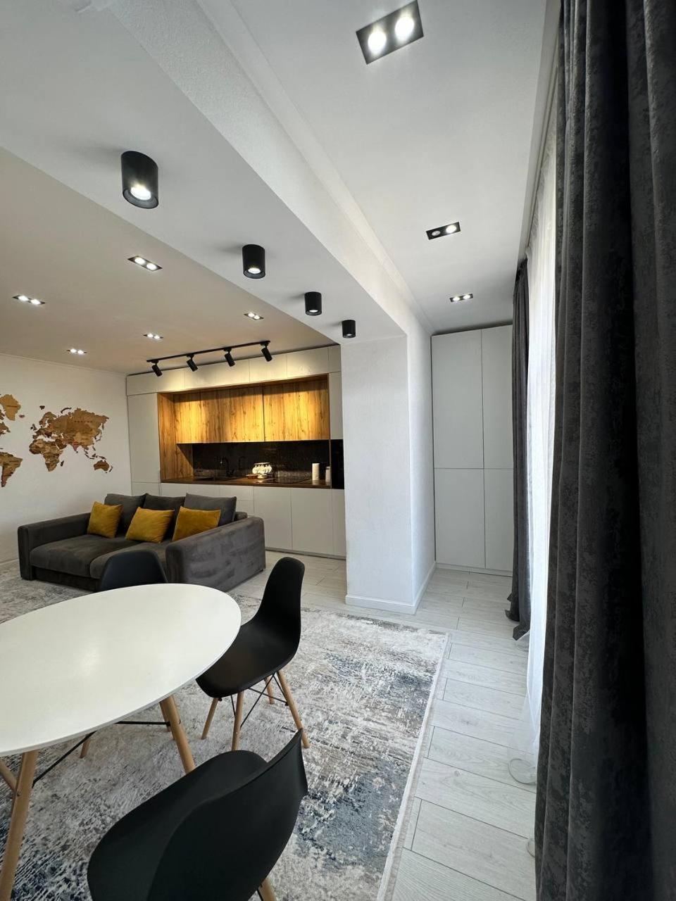 Apartment Royal complex on Zhumabeka 232