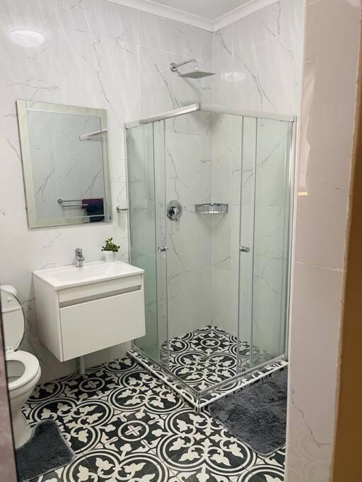 Central Gabs Oasis: 2BR-Retreat