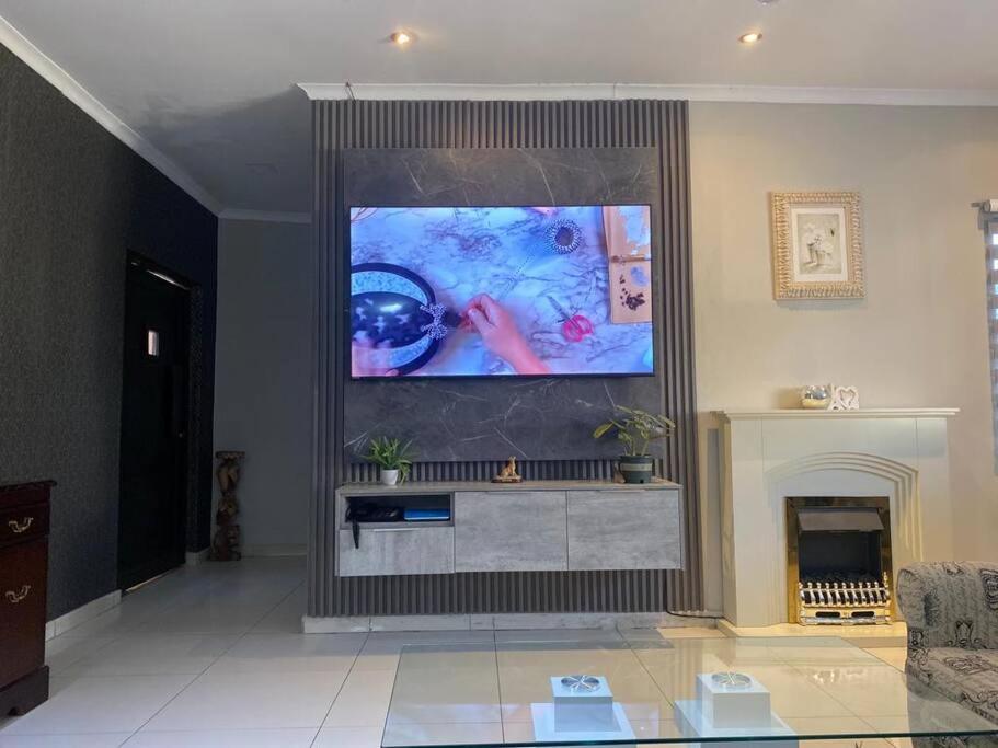 Central Gabs Oasis: 2BR-Retreat