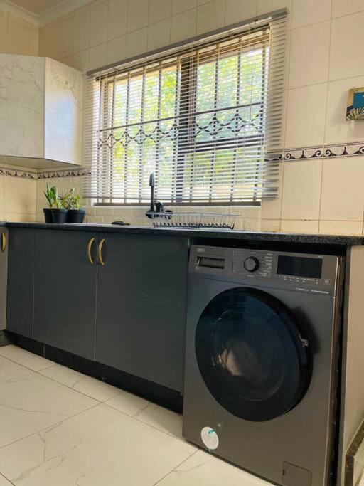 Central Gabs Oasis: 2BR-Retreat