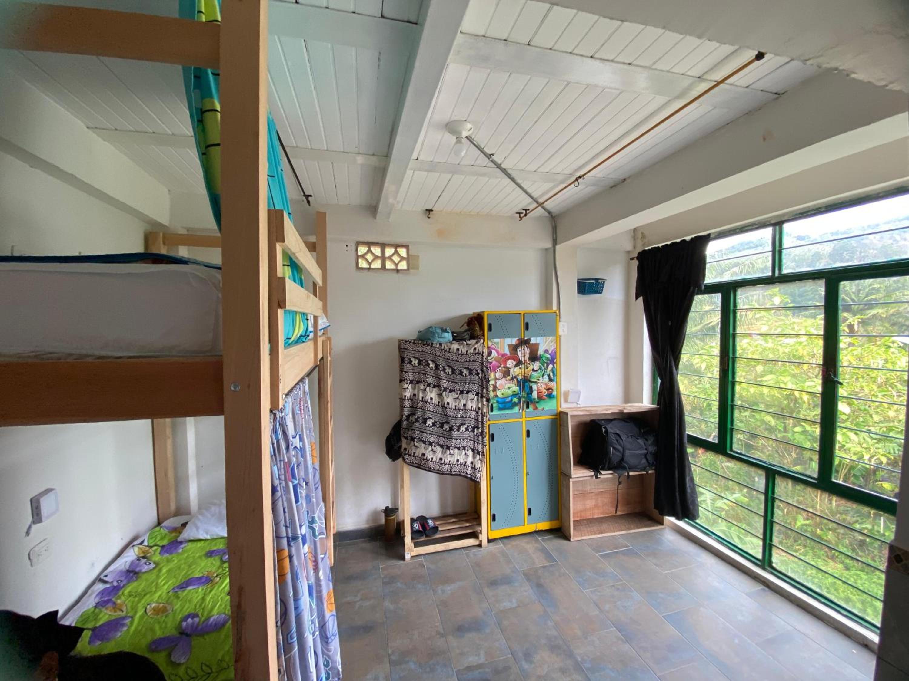 hostal combi