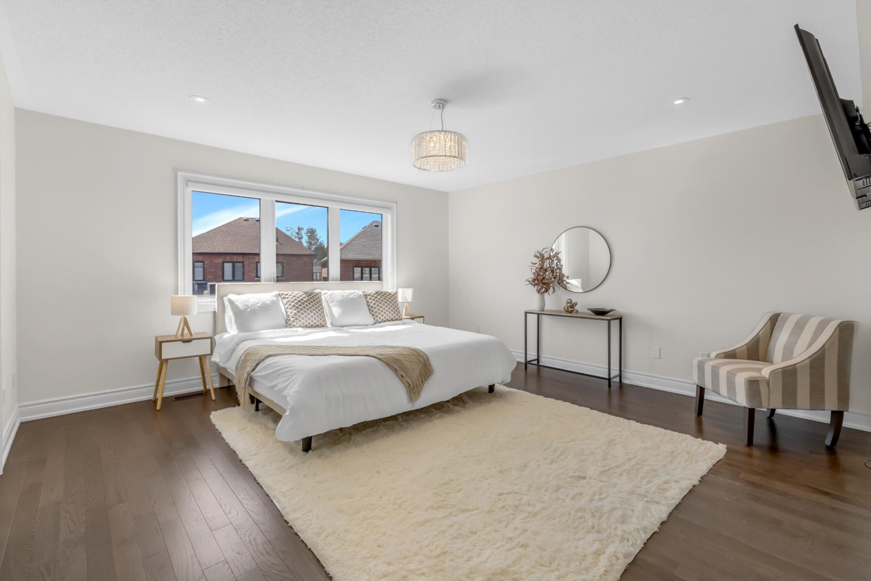 Luxury 6 Bedroom - 4 Bathroom Detached Retreat Brampton / Mississauga Border