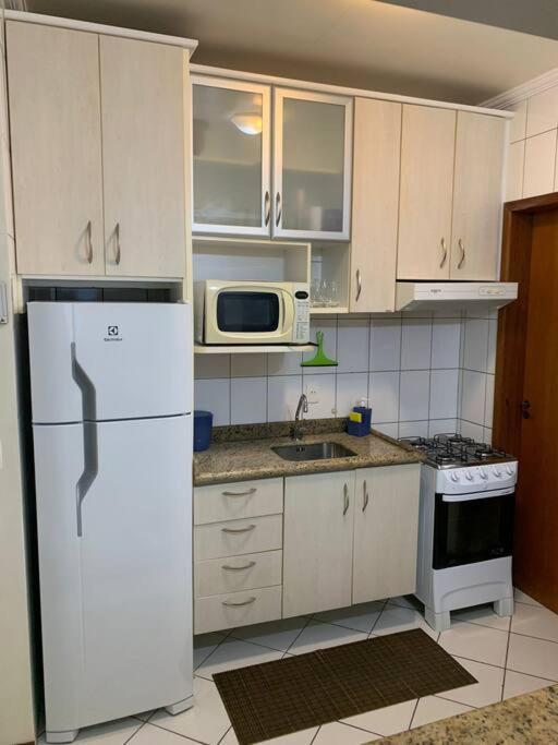 Apartamento completo no centrinho de Ingleses -Florianópolis