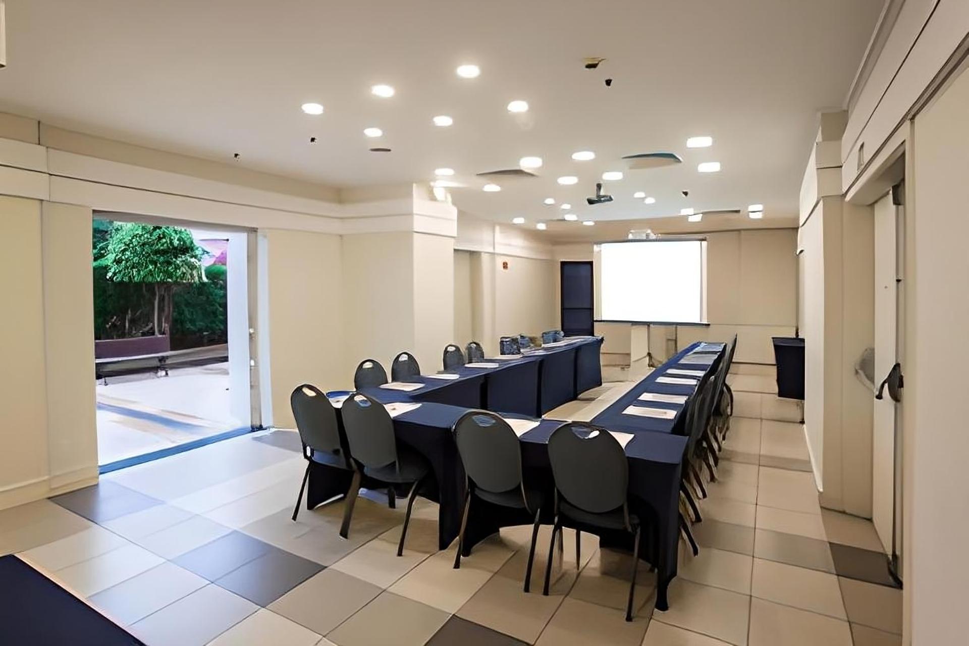 Hotel E suites em frente ao Aeroporto Congonhas com Piscina 914