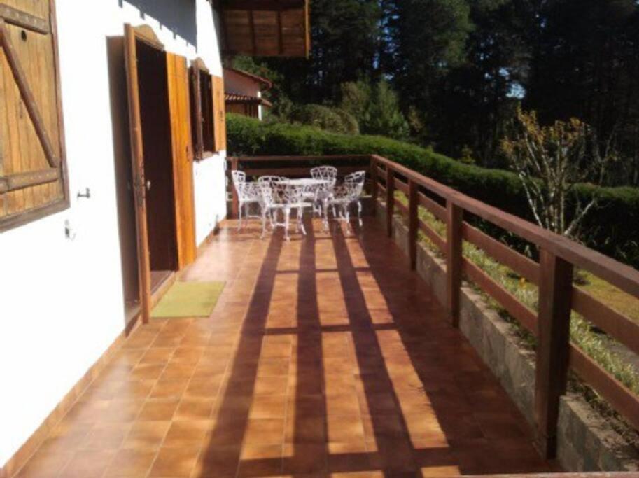 CASA EM MONTE VERDE-MG ACOMODA 15 PESSOAS