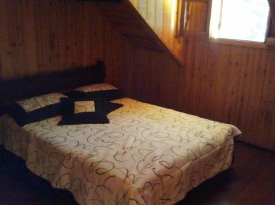 CASA EM MONTE VERDE-MG ACOMODA 15 PESSOAS