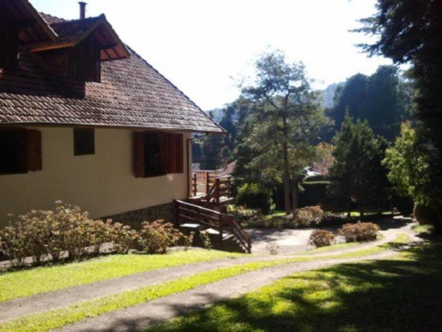 CASA EM MONTE VERDE-MG ACOMODA 15 PESSOAS