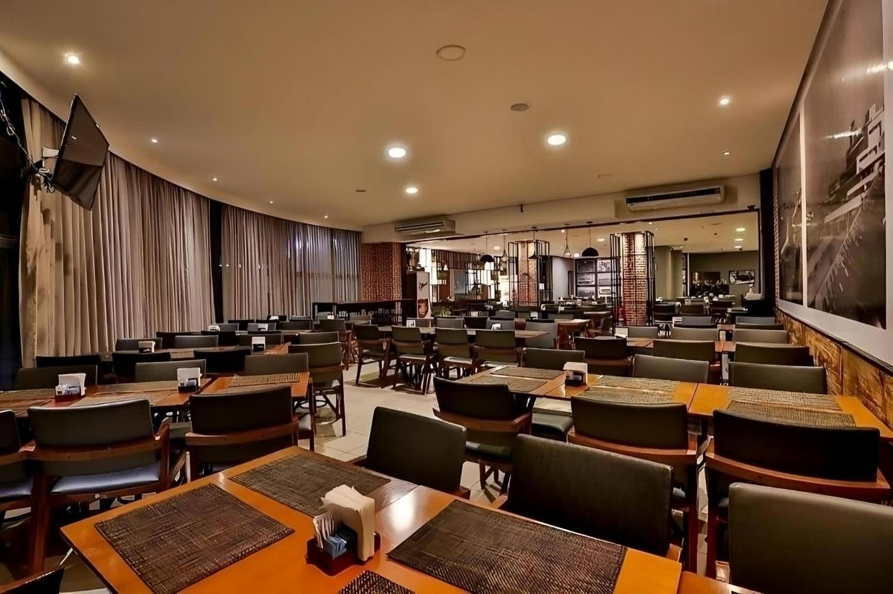 Hotel E suites em frente ao Aeroporto Congonhas com Piscina 914