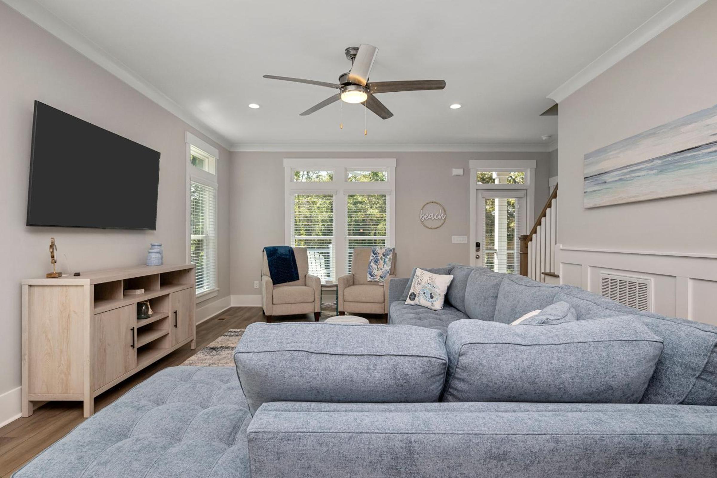 Blue Horizon by Oak Island Accommodations view 5