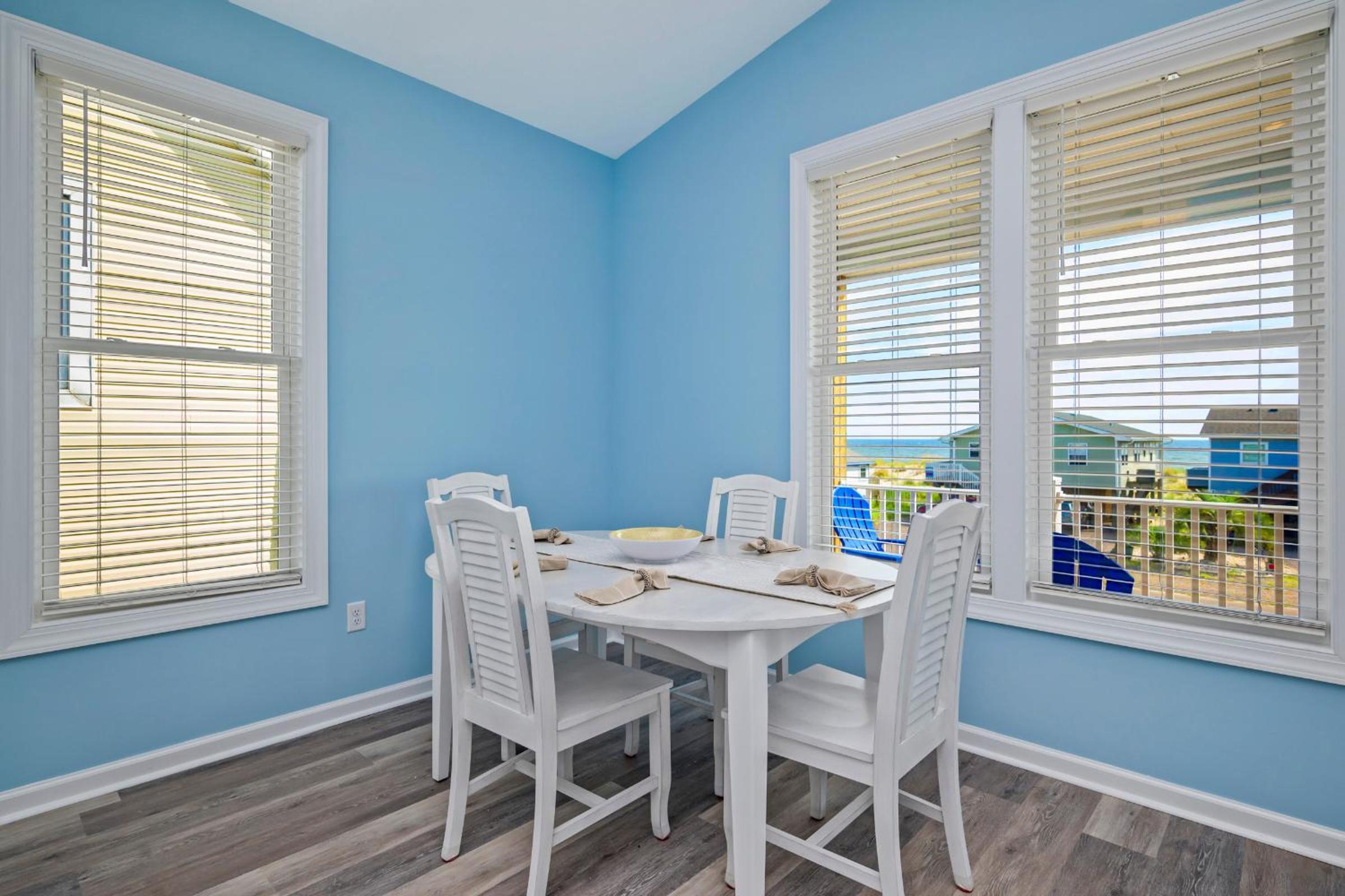 Watts Nest by Oak Island Accommodations
