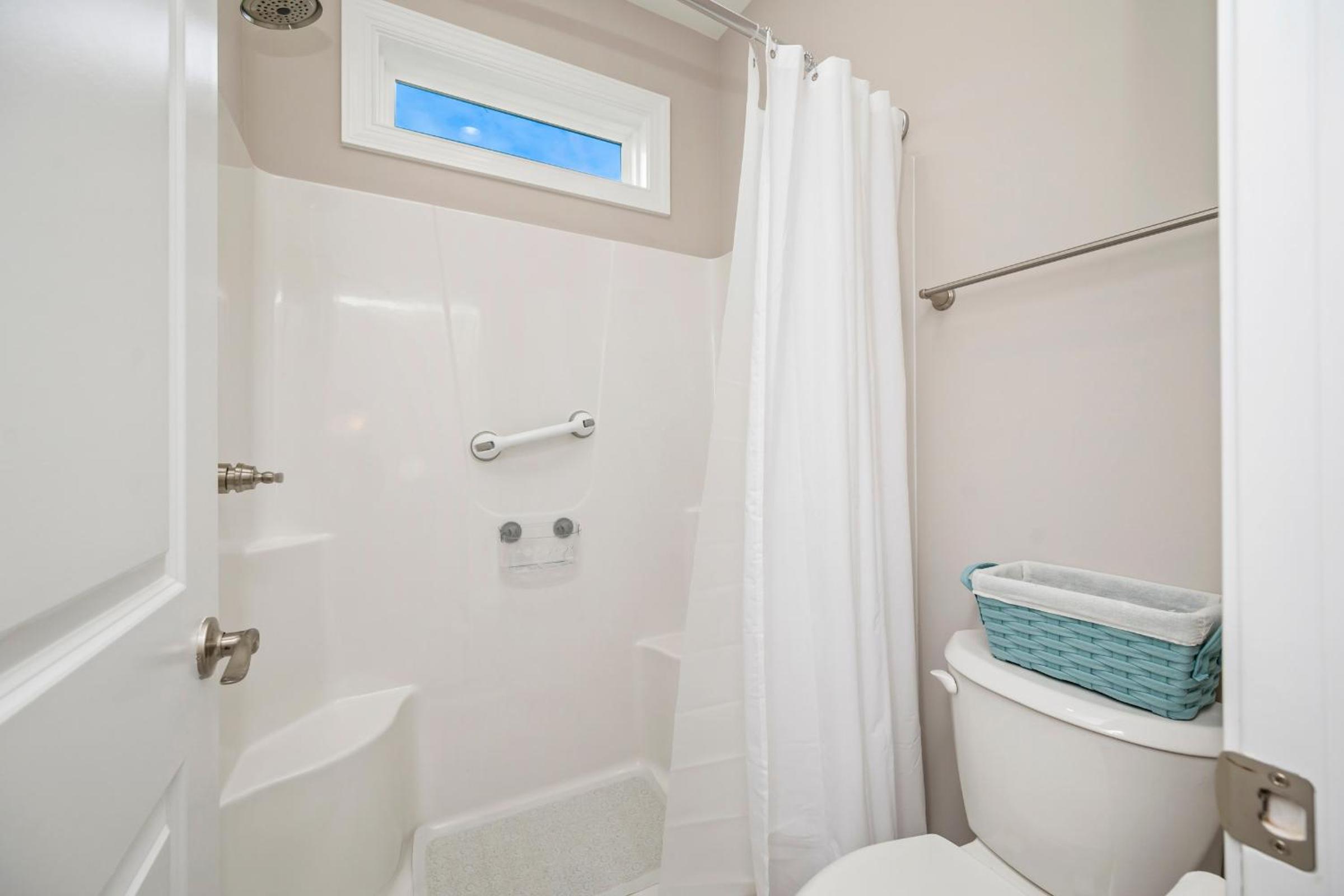 Watts Nest by Oak Island Accommodations