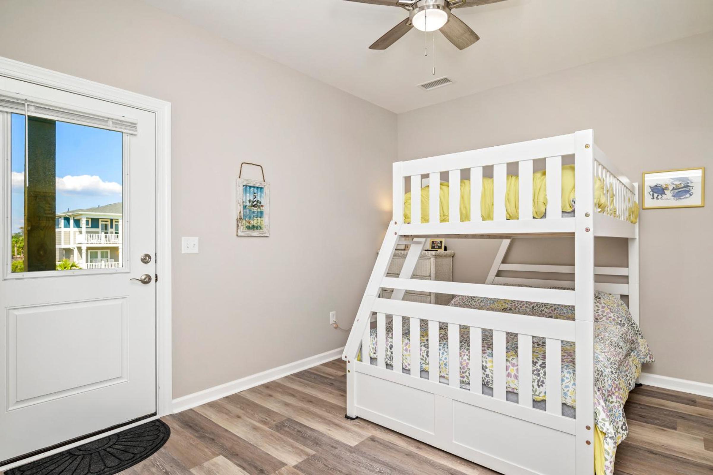Watts Nest by Oak Island Accommodations