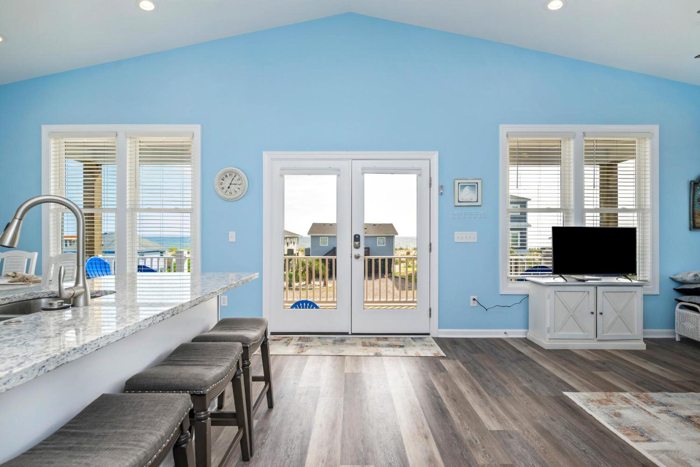 Watts Nest by Oak Island Accommodations