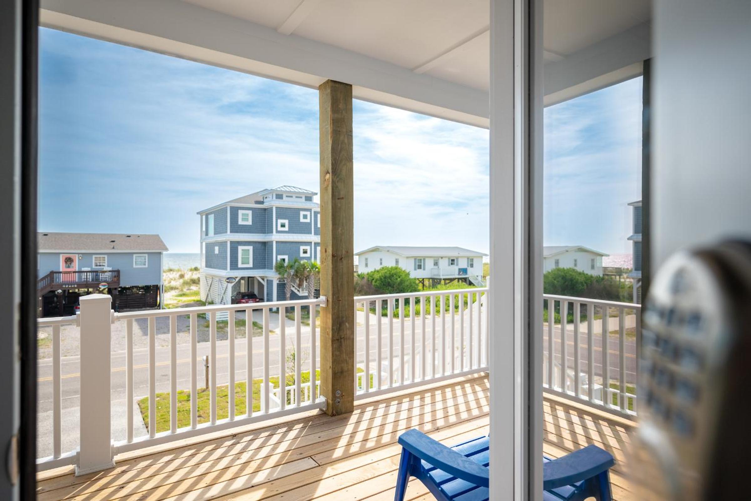 Watts Nest by Oak Island Accommodations