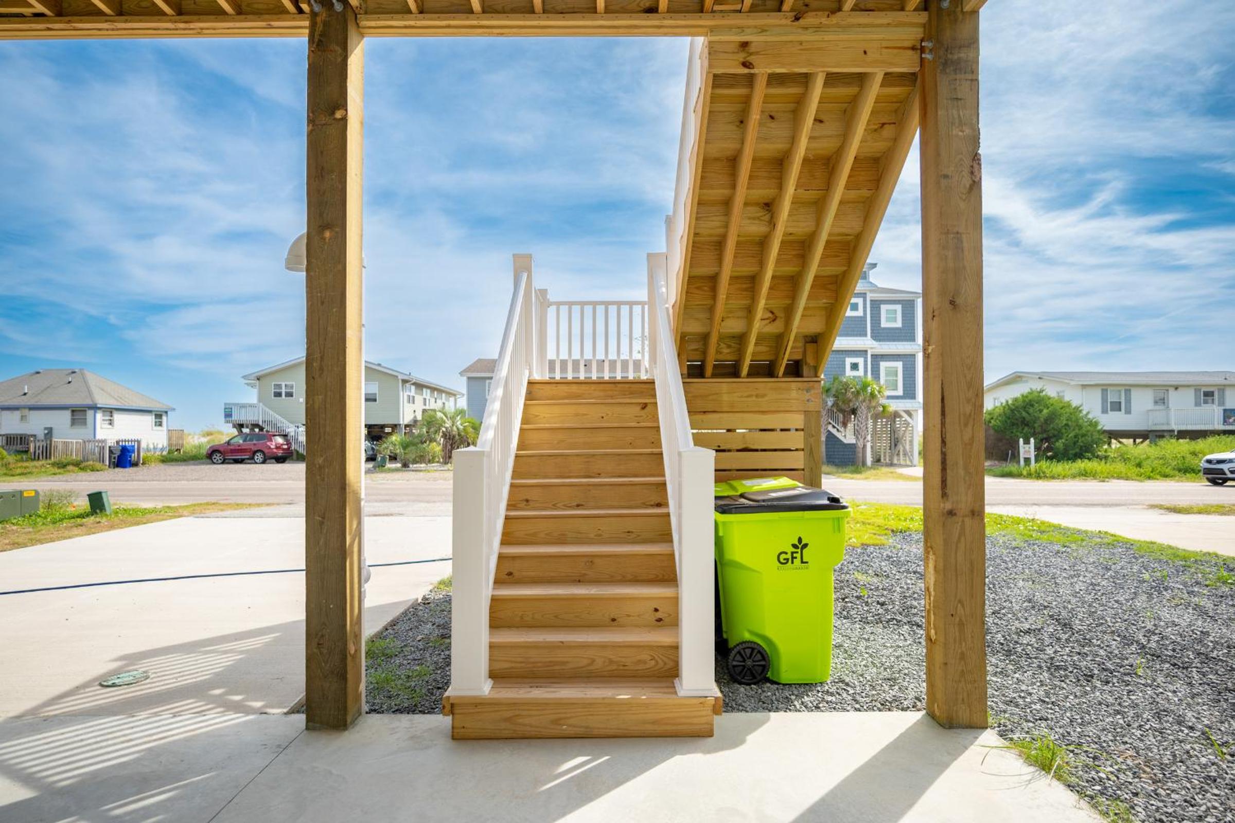 Watts Nest by Oak Island Accommodations