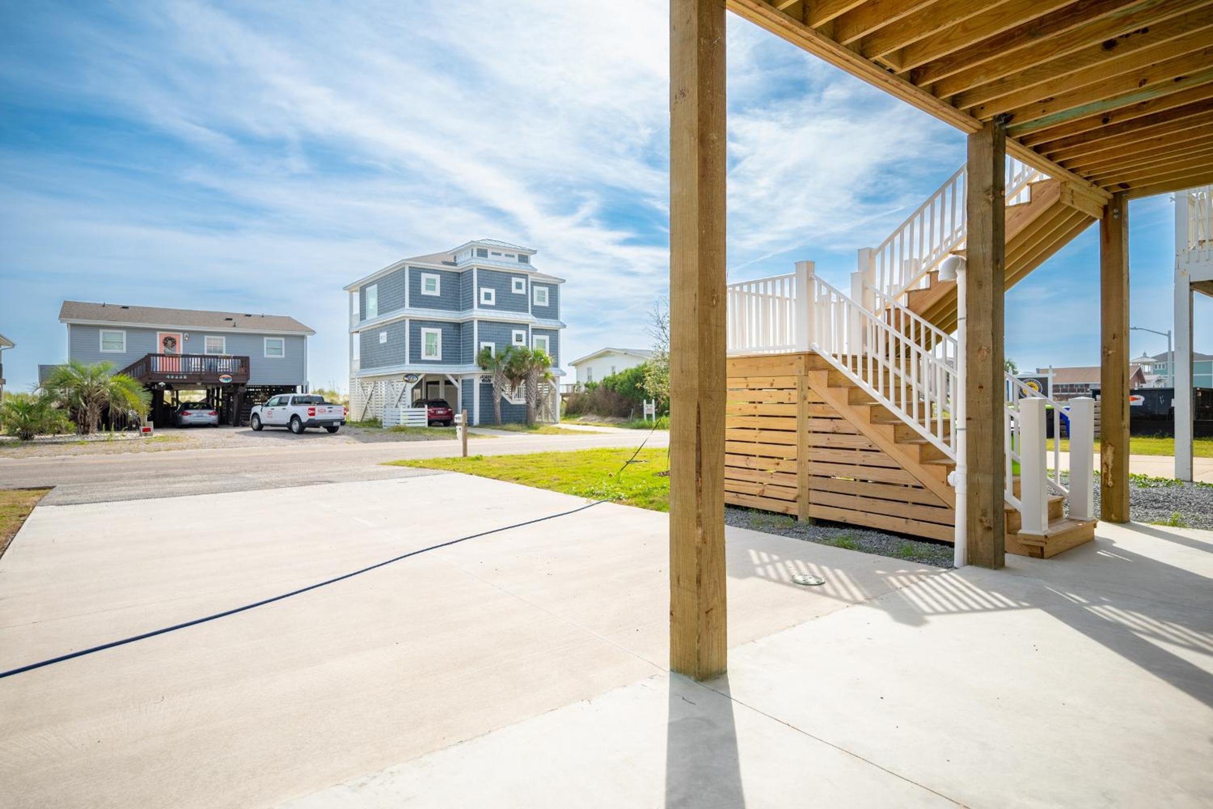 Watts Nest by Oak Island Accommodations