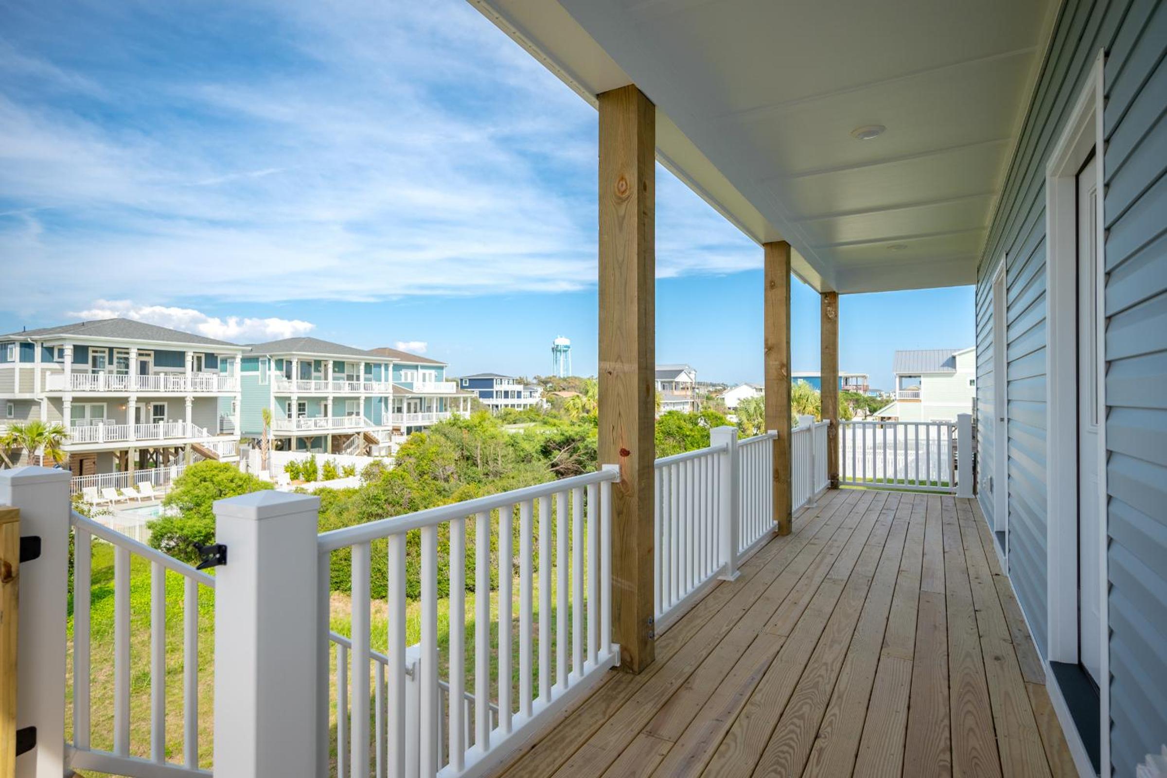 Watts Nest by Oak Island Accommodations
