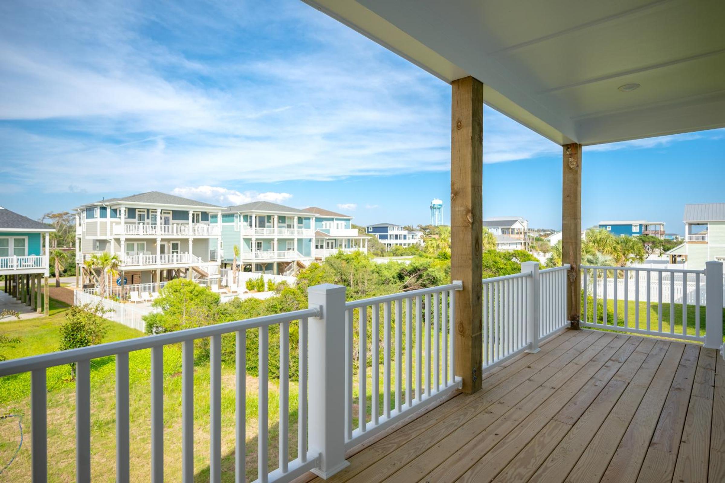 Watts Nest by Oak Island Accommodations