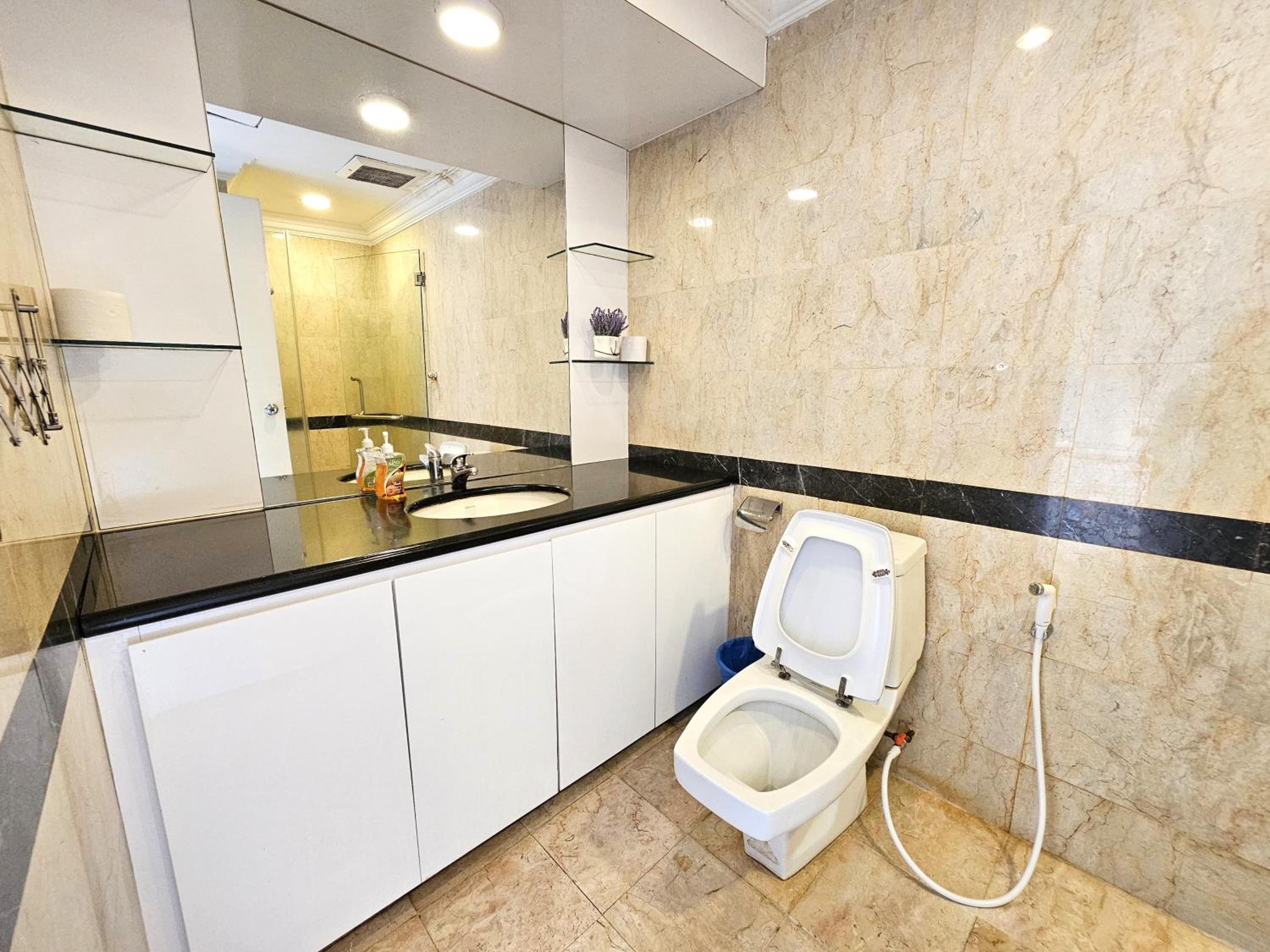 Bukit Bintang Apartment by Sarah's Lodge @ Fahrenheit88 photo 8