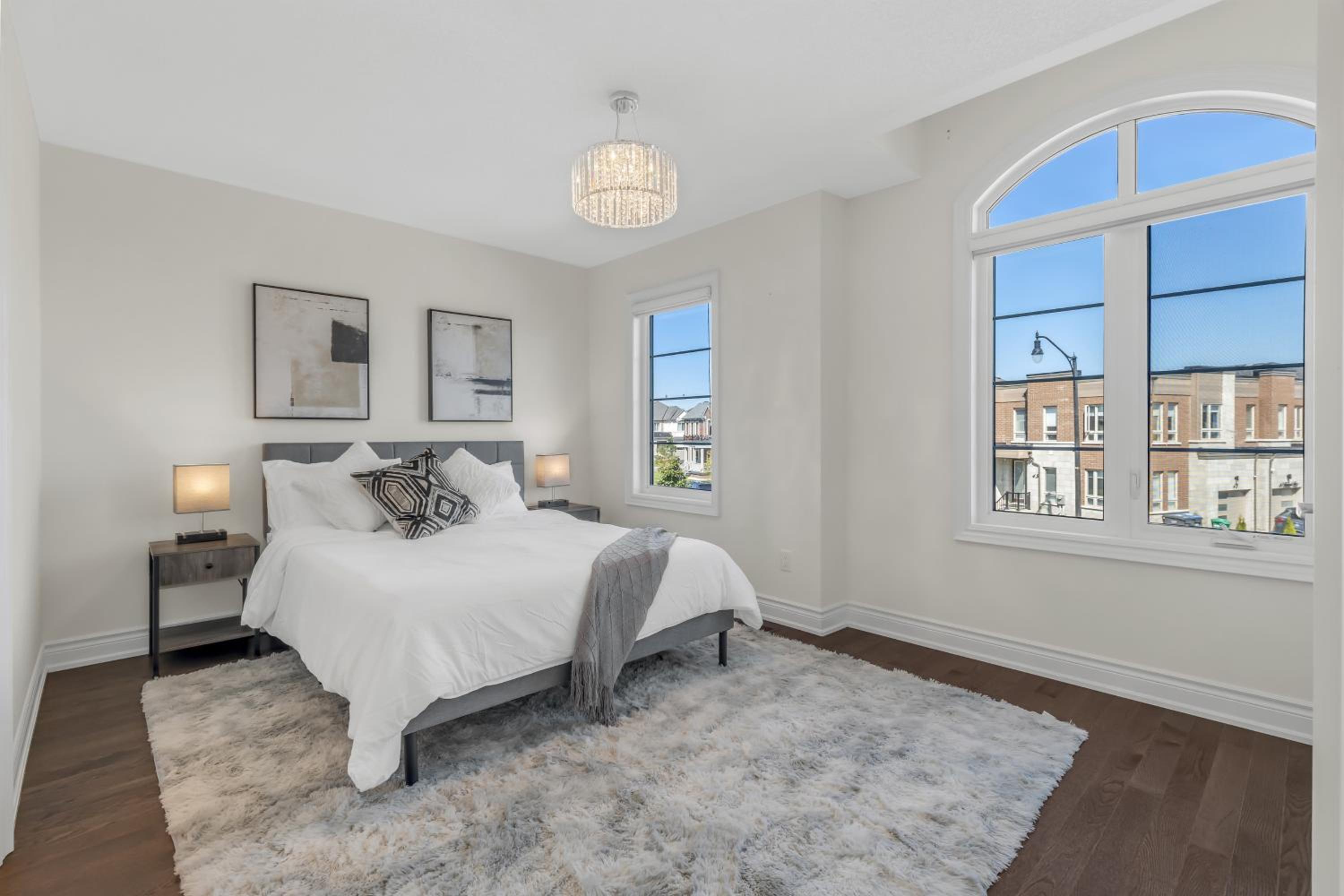 Luxury 6 Bedroom - 4 Bathroom Detached Retreat Brampton / Mississauga Border