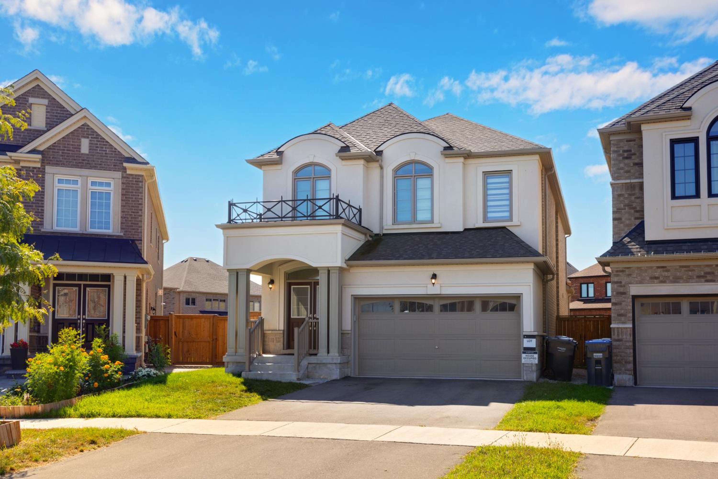 Luxury 6 Bedroom - 4 Bathroom Detached Retreat Brampton / Mississauga Border