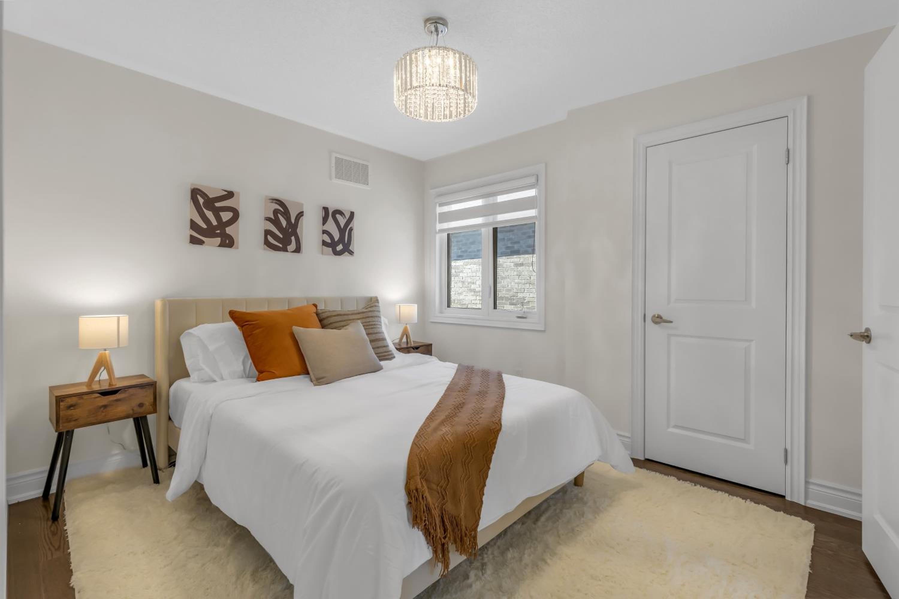 Luxury 6 Bedroom - 4 Bathroom Detached Retreat Brampton / Mississauga Border