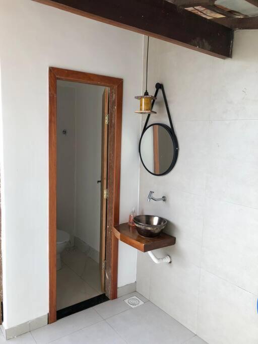 Casa com piscina e churrasqueira