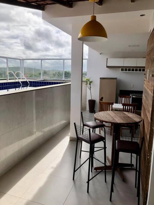 Casa com piscina e churrasqueira